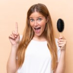 Jak dobrze ułożyć włosy bez użycia prostownicy?