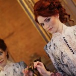 Jak zrobić fryzurę w stylu lat 20 na wyjątkowe okazje?