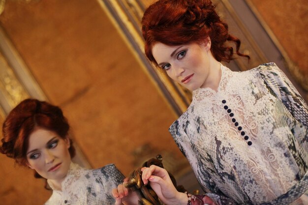 Jak zrobić fryzurę w stylu lat 20 na wyjątkowe okazje?