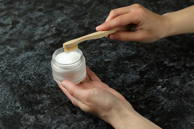 Jak zrobić naturalny krem nawilżający w domowych warunkach?