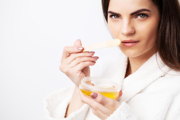 Jak zrobić domowy peeling do ust bez miodu?