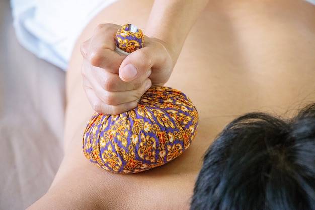 Bańki chińskie jak działają i na co zwrócić uwagę?