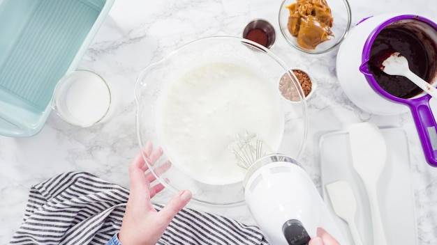 Jak zrobić krem do ciała w domowych warunkach?